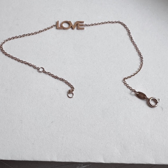 ✨Stunning Rare Maya Brenner Delicate Gold Tone LOVE Bracelet✨ - Picture 3 of 16